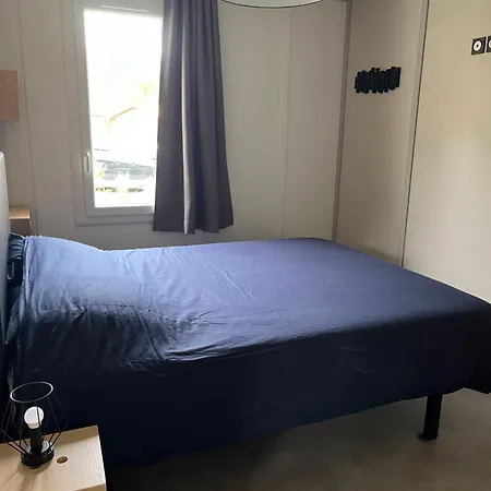 Chalet Chaleureux Tout Confort Dans Domaine Avec Piscine Au Coeur Des Landes Bord De Lac Avec Plage Amenagee شاليه